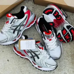 Oasics Blancos y Rojos