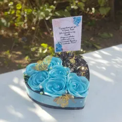 Caja con rosas eternas y bombones