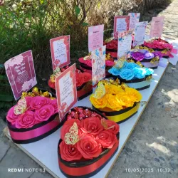 Caja con rosas y bombones 