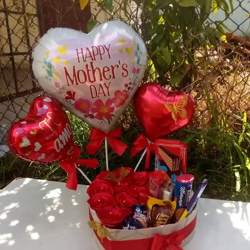 Caja de corazón con rosas