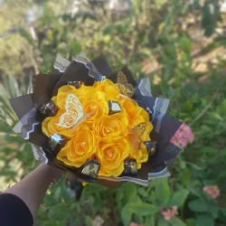 Ramo de 13 rosas eternas 