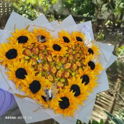 Ramo de 20 girasoles y bombones