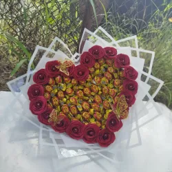 Ramo de 20 rosas con bombones 