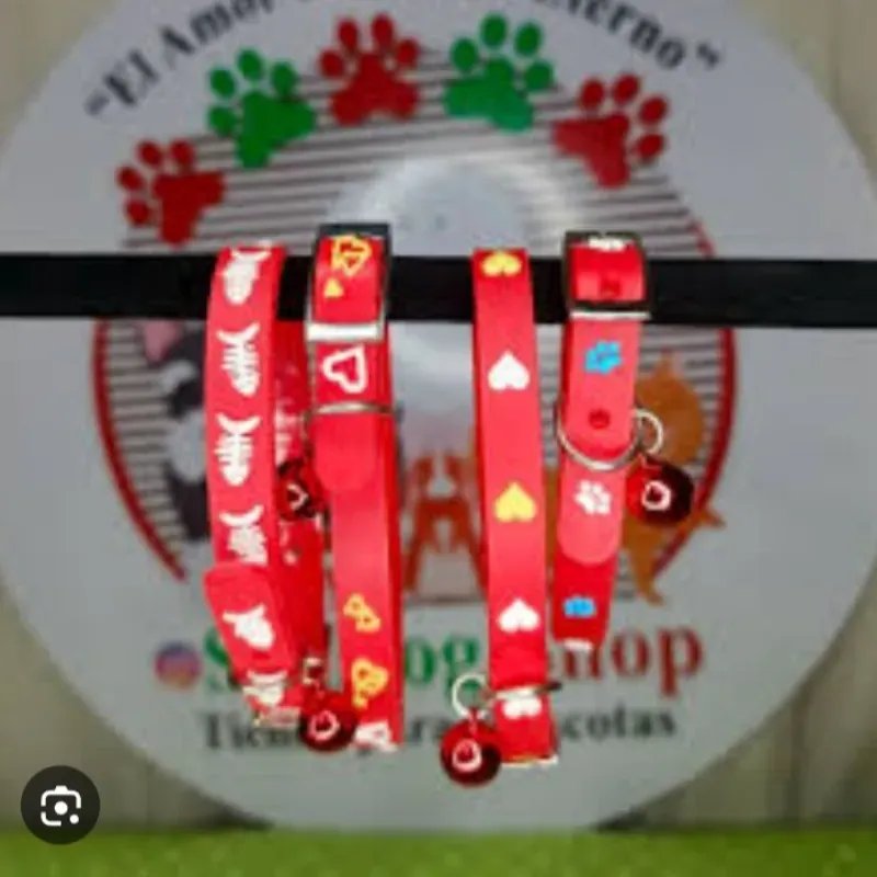 COLLAR DE SILICONA CON DIJE DE HUESITO