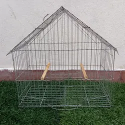 Jaula en forma de casita
