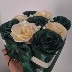 Cajita de regalo de rosas eternas