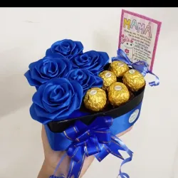 Cajita de regalo en forma de corazón