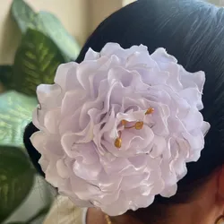 Pinza para el cabello con flor grande