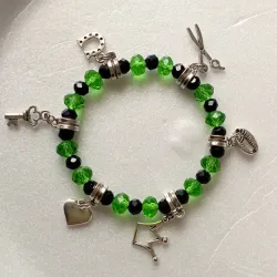Pulsera con dijes 