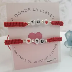 Pulseras rojas tejidas