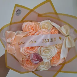 Ramo de 12 rosas eternas