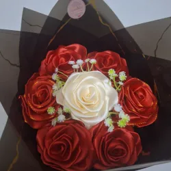 Ramo de 7 rosas eternas