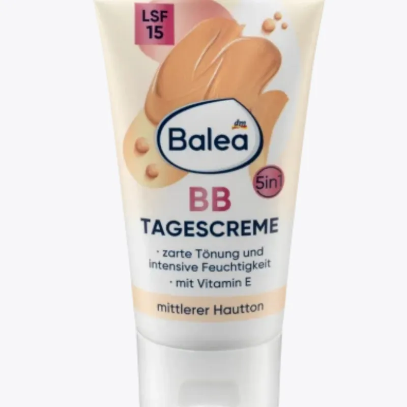 Crema de día BB, tono medio, FPS 15.  Con protección