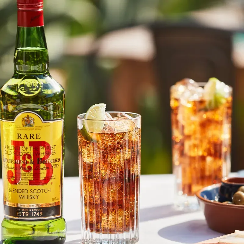 J&B Scotch whisky 🍾