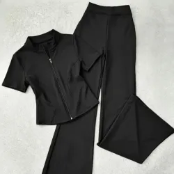 Conjunto deportivo de 2 piezas.
