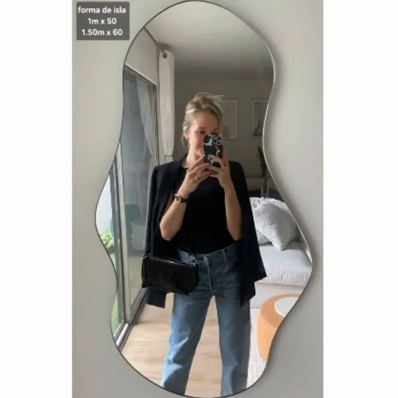 Espejo en Forma de Isla