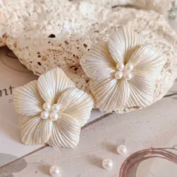 Pendientes Jazmin de cinco hojas Perla