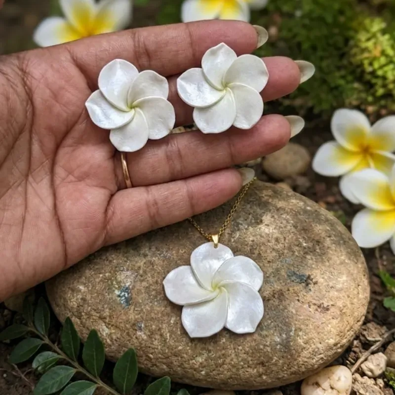 Set Plumeria Clásica