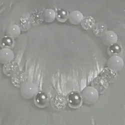 perlas blancas, transparentes y plateadas🤍