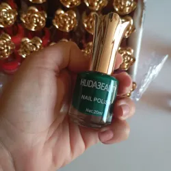 Pinturas naturales para uñas color verde 