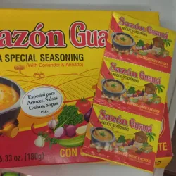 Sazón Guamá con Culantro y Achiote