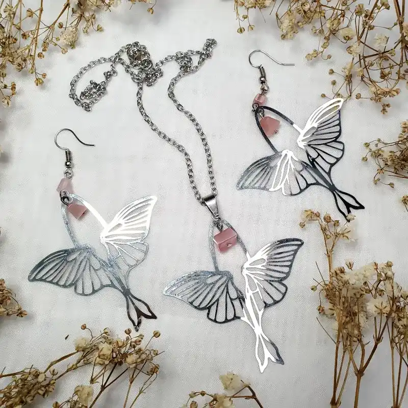 Conjunto de Colgante y Aretes mariposas