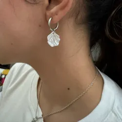 Aretes de concha perlada
