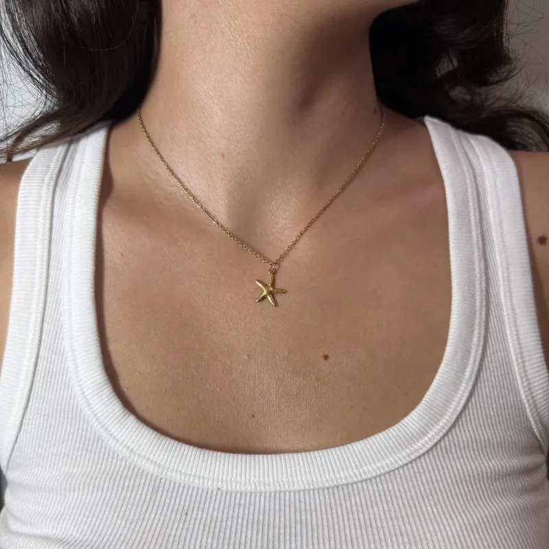 Cadena estrella dorada