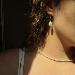 Juego de collar y aretes de perlas