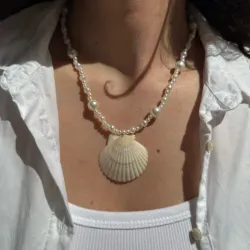 Shell necklace