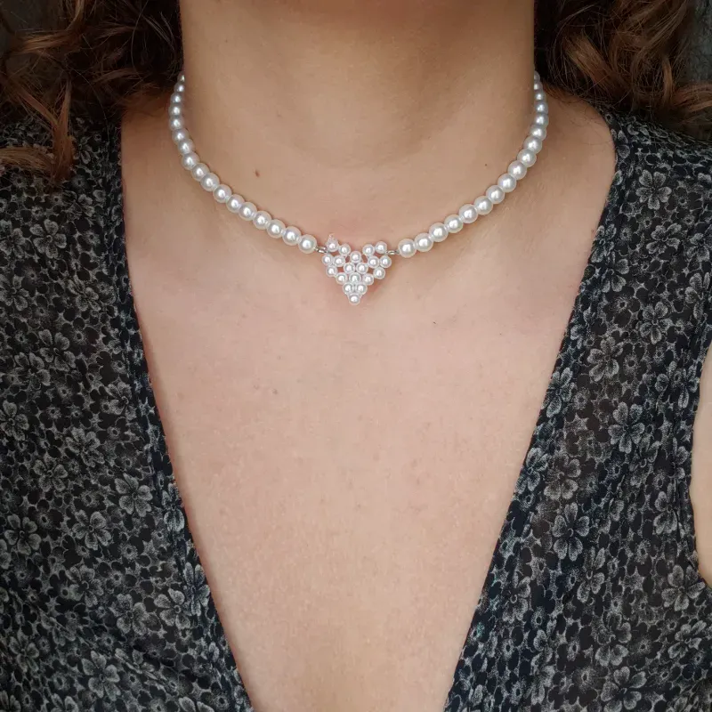 White heart necklace