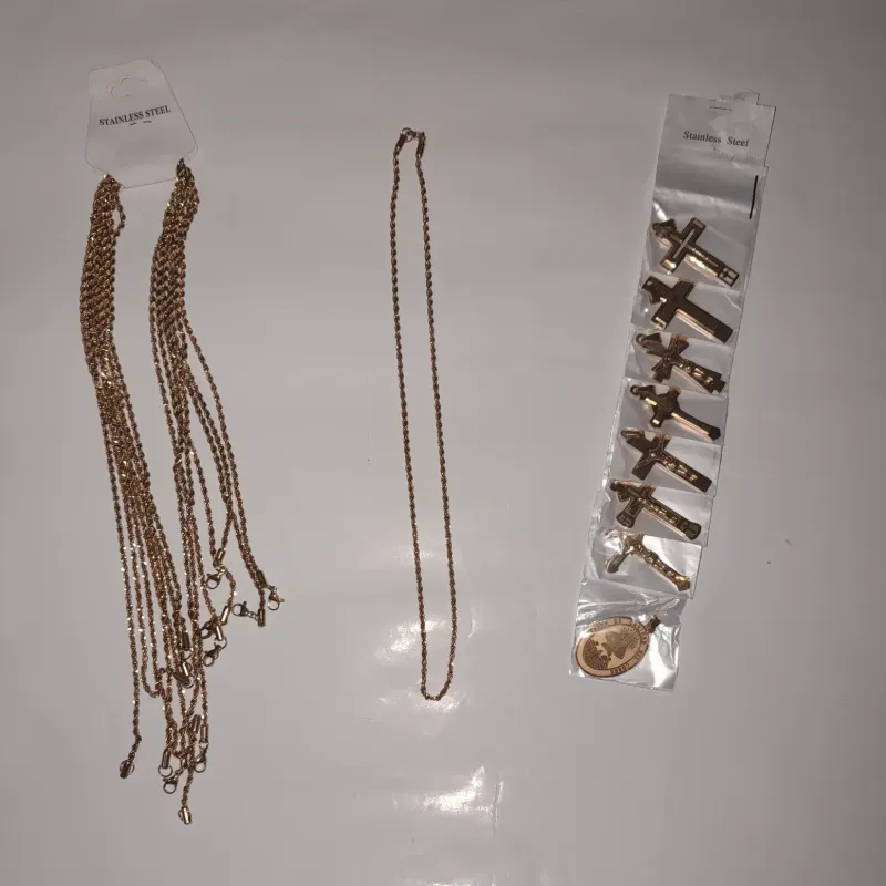 Cadenas torcidas con dije