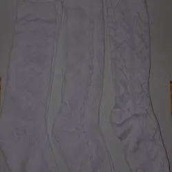 Medias blancas caladas