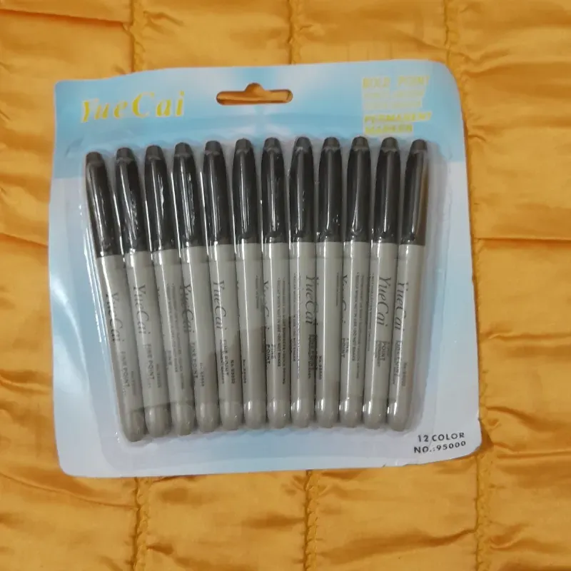 Plumon permanente negro fino (unidad)