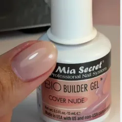 Biobuilder cover nude