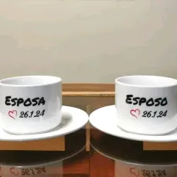 Tasa de cafe con su plato 