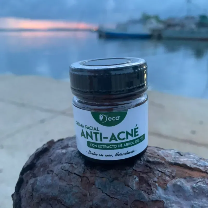 Crema facial antiacné 