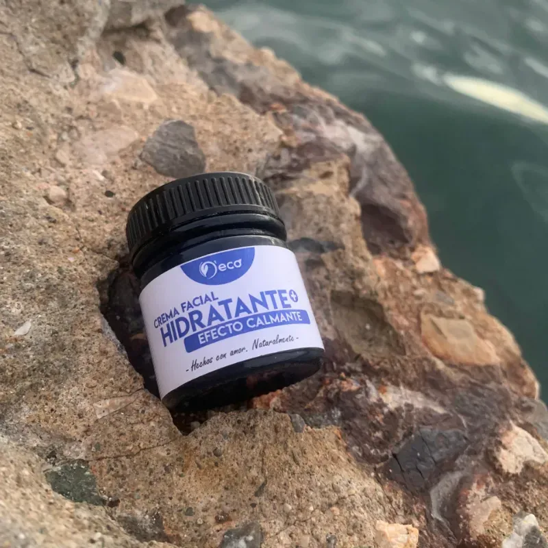 Crema facial hidratante. Efecto calmante