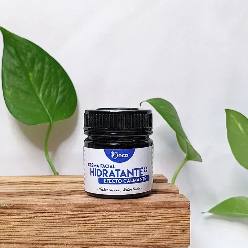 Crema facial hidratante. Efecto calmante