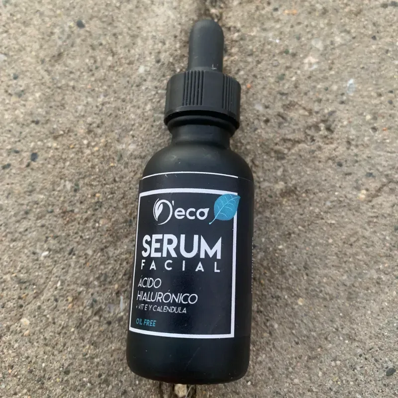 Sérum facial de ácido hialurónico, caléndula y vitamina E