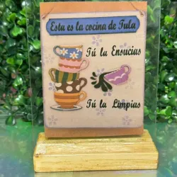 Cuadro de Cristal con Base de Madera