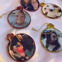 ​📸 Adorno de Resina "Memoria Navideña" 💖