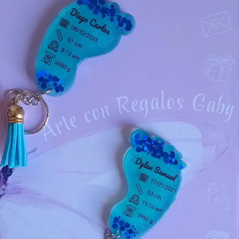 Llaveros con forma de pies 