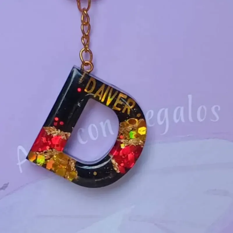 Llaveros de iniciales sencillos 