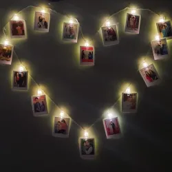 Tendedero de fotos con luces