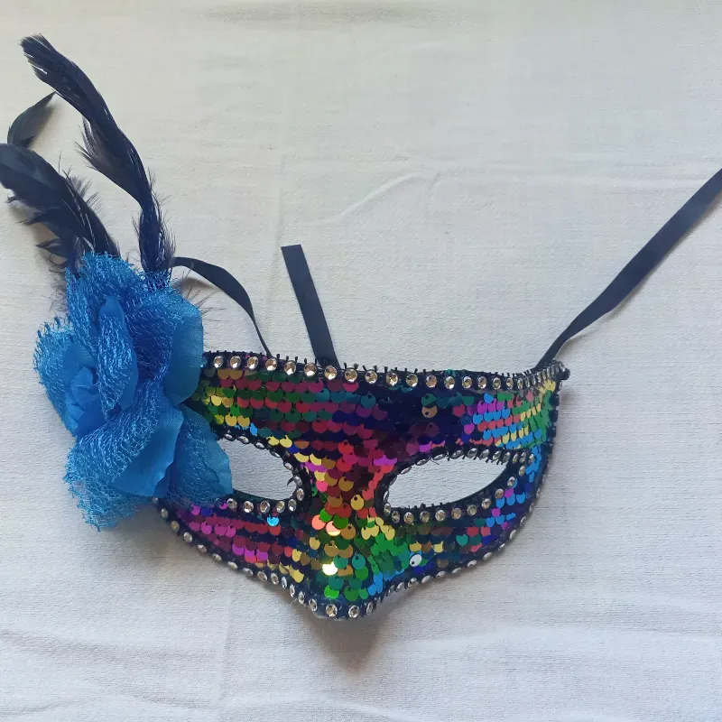 Antifaz multicolor con flor azul