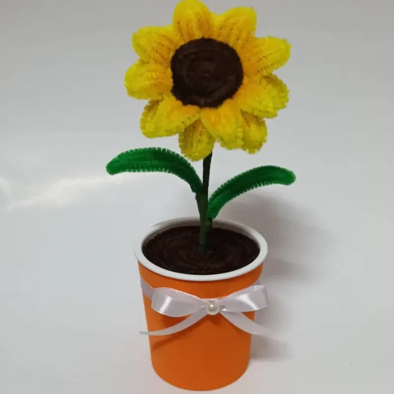 Girasol de limpiapipas 