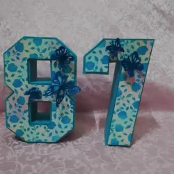 Número 87. Temática azul, flores y mariposas
