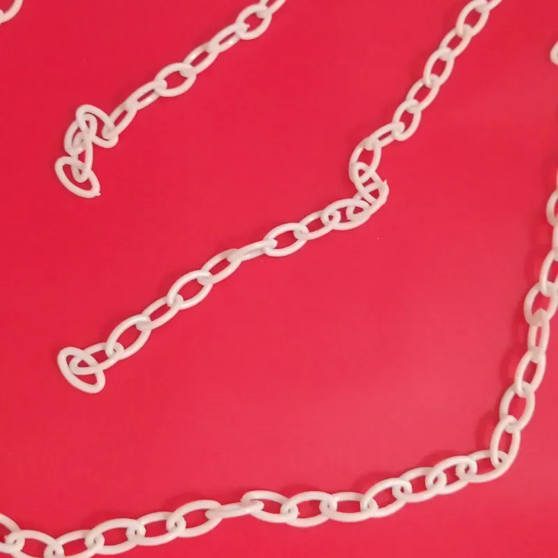 Cadena plástica de 50 cm blanca 