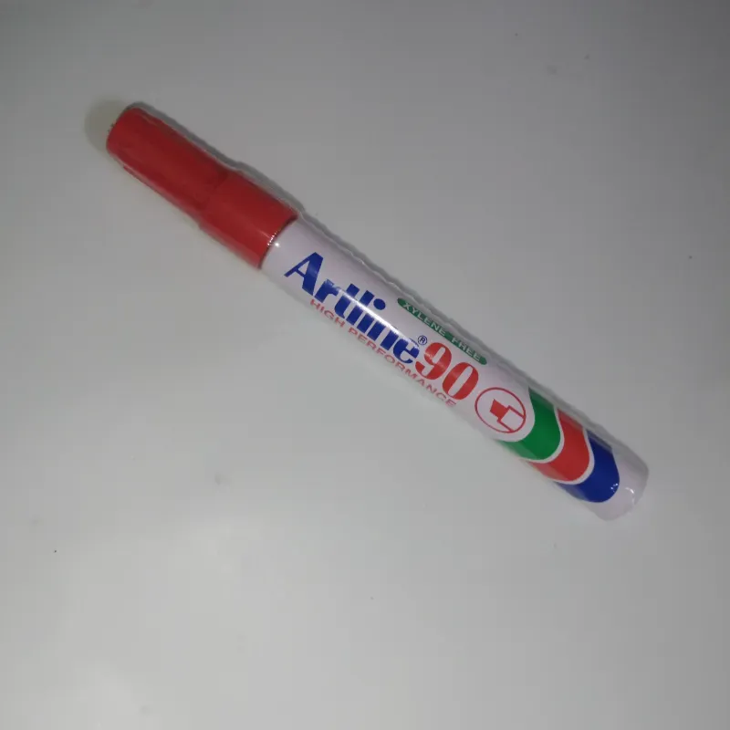 Marcador permanente rojo